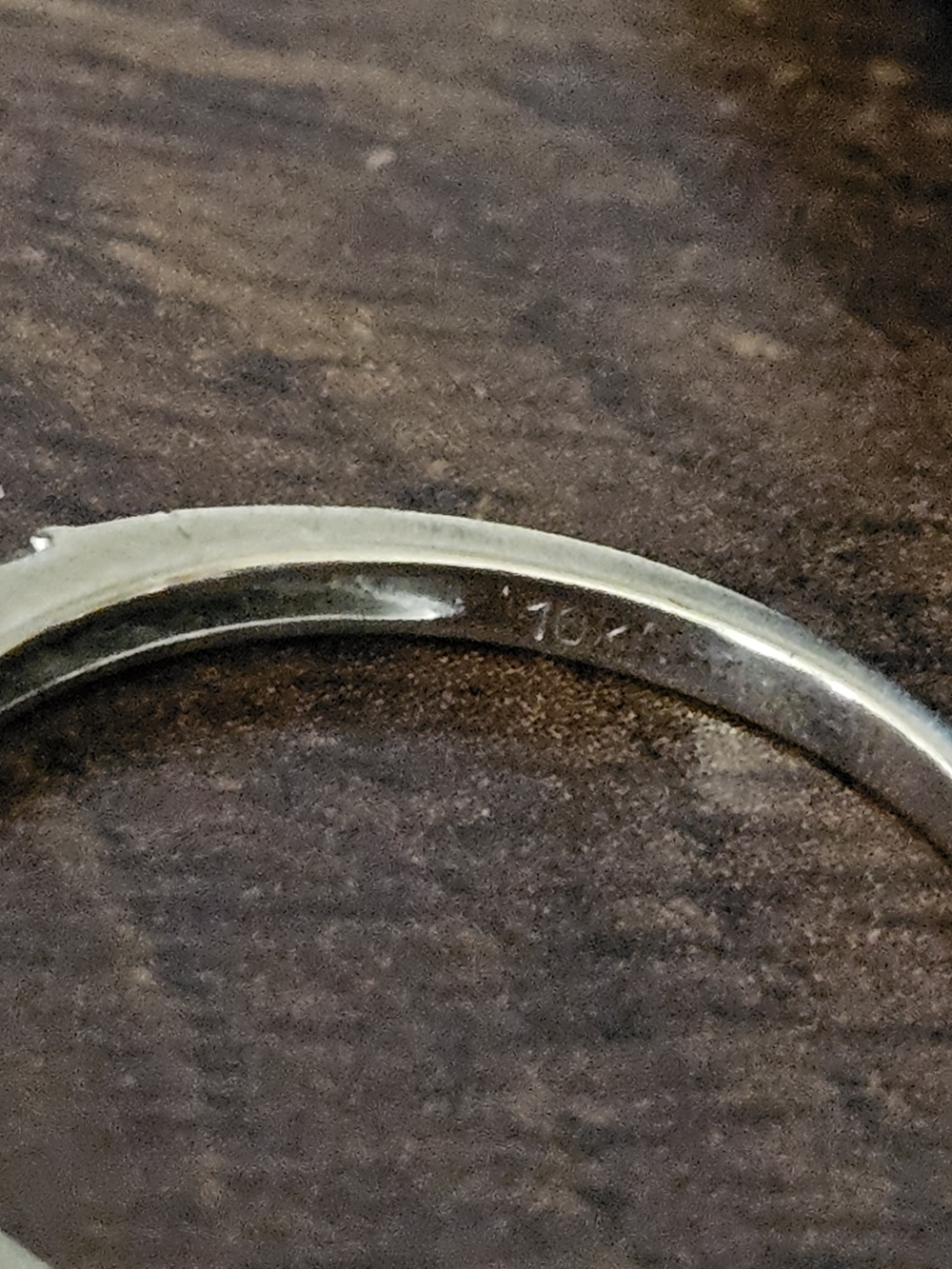 10k White Gold Diamond Eternity Band. - Picture 3 of 8